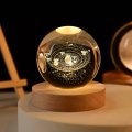 Miniatura Kula Kryształowa 3D – Astronauta, Planety i Układ Słoneczny z Podświetleniem LED